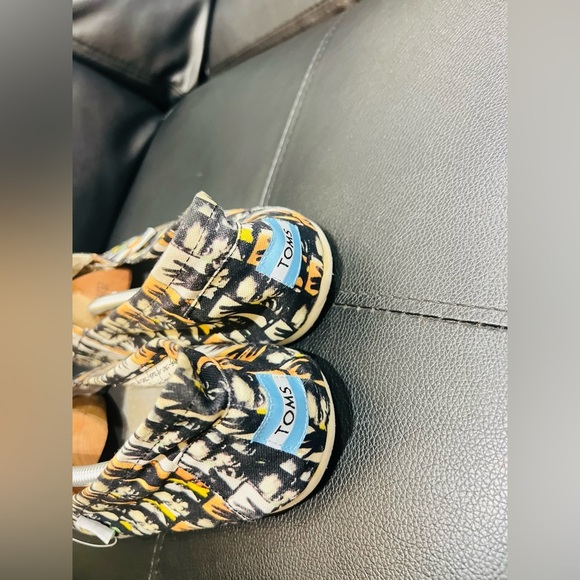 TOMS limited edition “faces” size 14 - Picture 5 of 8
